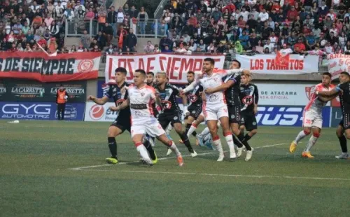 Colo Colo y Copiapó jugarán el domingo 22 de enero en el Estadio Luis Valenzuela Hermosilla. | Foto: Agencia UNO.