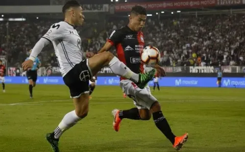 Felipe Flores en acción en aquel triunfo de Colo Colo ante Deportes Antofagasta. (Agencia Uno).