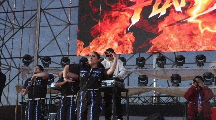 Monstarz Crew junto a Movimiento Original en Pichilemu (Foto: Javiera Zamora)