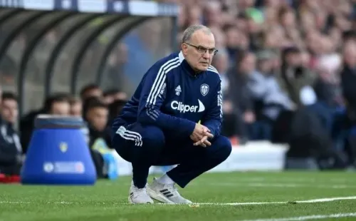 Marcelo Bielsa puede volver a dirigir en México. Ahí ya estuvo al mando de Atlas y América, pero ahora daría el salto a la selección. Foto: Getty Images