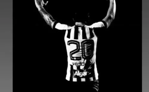 El anuncio de Emiliano Vecchio, quien anunció que dejará las redes sociales. (Captura).