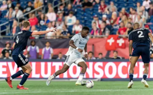 Jhon Jáder Durán en acción por el Chicago Fire. (Getty Images).