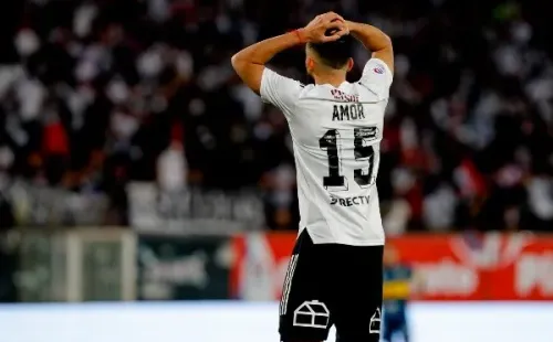Emiliano Amor con la camiseta de Colo Colo. (Agencia Uno).