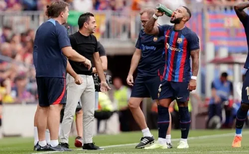 Memphis Depay ha contado con nula confianza por parte de Xavi. | Foto: Getty Images.
