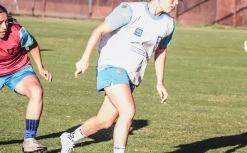 Gómez Ares lleva unos días entrenando como jugadora temporal del elenco acerero. | Huachipato FC