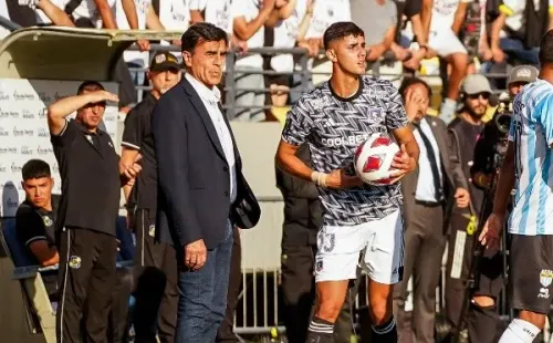 Bruno Gutiérrez entregó la camiseta de titular tras su bajo partido ante Magallanes. | Foto: Guillermo Salazar.