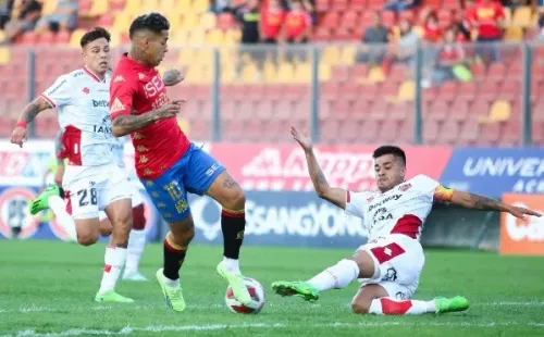 Unión Española sufrió su primer revés de la temporada cayendo con Ñublense. Foto: Agencia Uno