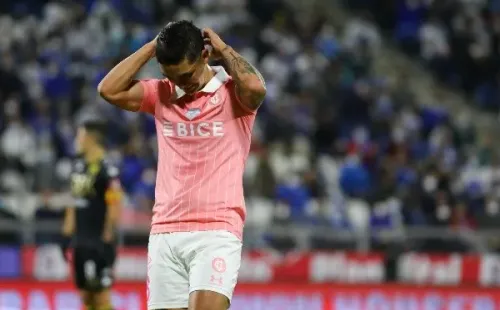 Se acabó el segundo ciclo de Felipe Gutiérrez en la UC: rescindió su contrato. (Agencia Uno).