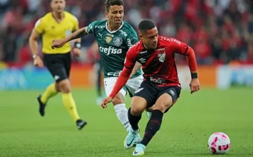 Vitor Roque en acción ante el Palmeiras. (Getty Images 2022).