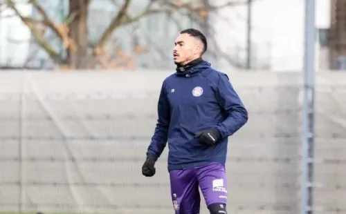 Gabriel Suazo trabaja con todo para poder debutar pronto en el Toulouse. Foto: Comunicaciones Toulouse.