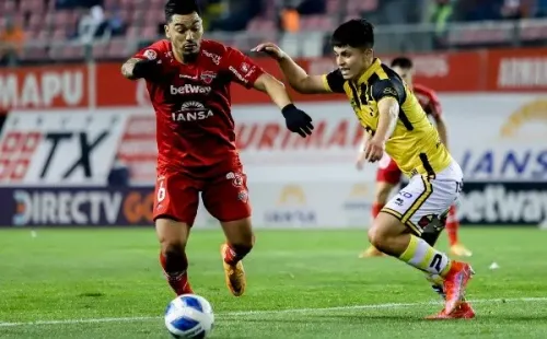 Lolo Reyes debería estar disponible para un par de fechas más en Ñublense. | Foto: Agencia UNO.