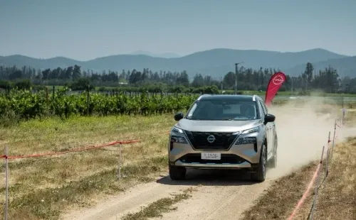 La X-Trail E-Power llega a 100 kilómetros por hora en 7 segundos.