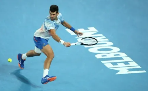 Nole avanza firme al título número 22 en Grand Slam (Getty)