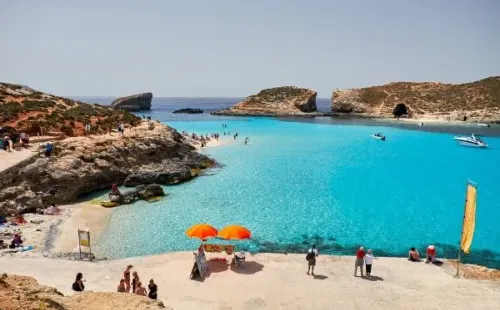 Una playa normal en Malta, el nuevo destino del chileno Jsoé Luis Gamonal. (Foto: archivo)