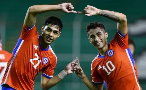 La dupla de Osorio y Assadi mantiene con vida a Chile en el Sudamericano. Foto: Comunicaciones ANFP.