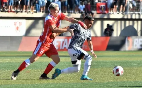 Jordhy Thompson al parecer repetirá en la oncena inicial tras su buen partido ante Deportes Copiapó. | Foto: Agencia UNO.