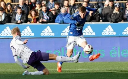 Toulouse rescató tres puntos importantes ante Racing de estrasburgo