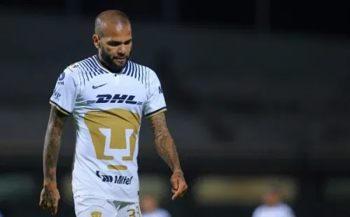 Dani Alves fue desvinculado de P