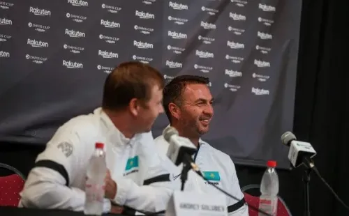 Andrey Golubev y Yuri Shchukin en la conferencia de prensa de Copa Davis. | Foto:Luis Sevilla / @revesfotográfico