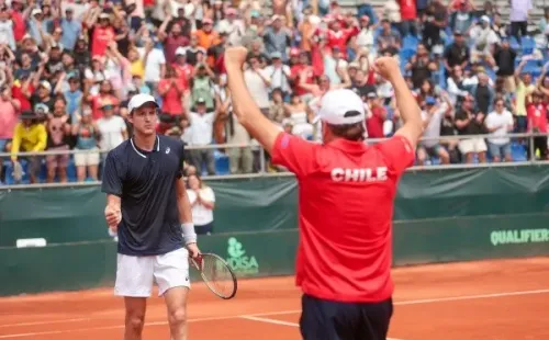 Nicolás Jarry hizo celebrar a Nicolás Massú y a Chile. (Luis Sevilla / @revesfotografico)