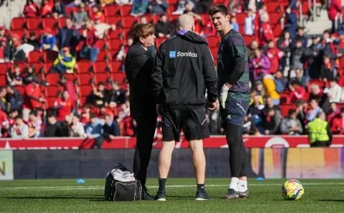 Thibaut Courtois sintió un dolor y se bajó del partido con Mallorca en el calentamiento. Foto: Getty Images