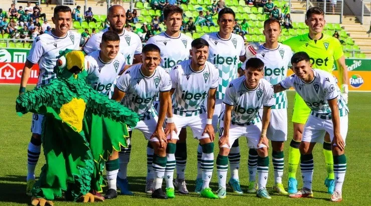 Santiago Wanderers presentó su plantel para la temporada 2023.     Foto: Twitter @swanderers