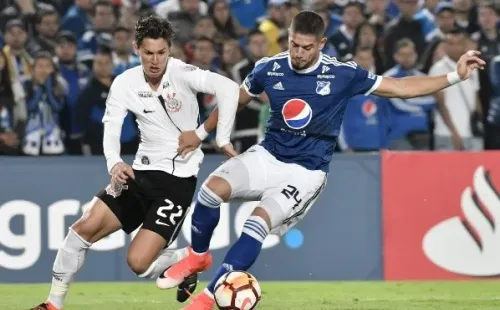 Matías de los Santos en acción por Millonarios de Colombia ante el Corinthians. (Getty Images).