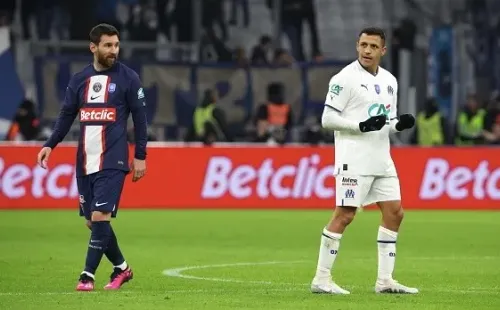 Messi terminó sucumbiendo ante Alexis y el Marsella. | Foto: Getty Images.