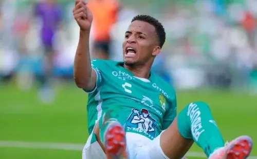 LEON, MEXICO - AGOSTO 13: Byron Castillo () del Leon en lamento durante el juego de la jornada 8 del Torneo Apertura 2022 de la Liga BBVA MX en el Estadio Nou Camp el 13 de Agosto de 2022 en Leon, Mexico. (Foto: Cesar Gomez/JAM MEDIA)