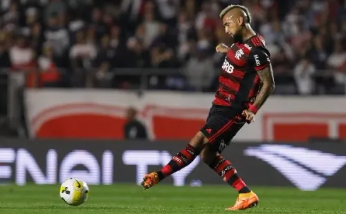 Arturo Vidal no lo pasa bien en el Flamengo. | Foto: Getty Images.