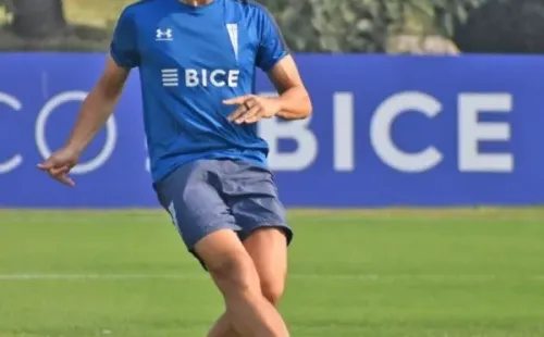 Guillermo Burdisso no pudo seguir el ritmo de Cecilio Waterman desde el minuto 60 en adelante. (Foto: Comunicaciones Cruzados SADP)