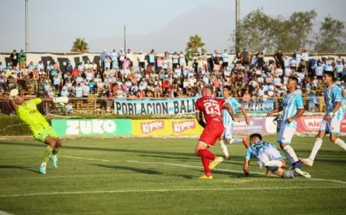 Magallanes también hizo de local en este torneo en el Estadio Municipal de La Pintana. | Foto: Agencia UNO.