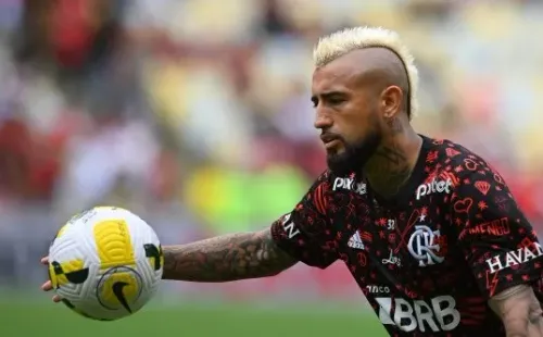 RIO DE JANEIRO, BRAZIL - SEPTEMBER 04: Arturo Vidal of Flamengo during a warm up session before the match between Flamengo and Ceara as part of Brasileirao 2022 at Maracana Stadium on September 4, 2022 in Rio de Janeiro, Brazil. (Photo by Andre Borges/Getty Images )-Not Released (NR)