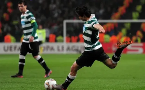 El remate que le clavó al Manchester City en Inglaterra por los octavos de final de la Europa League. (Getty Images).