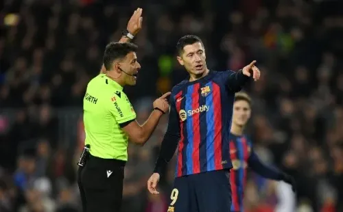 Se confirmó que Barcelona recibía informes y videos sobre los árbitros antes de sus partidos. | Foto: Archivo.
