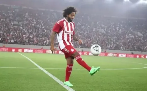 Marcelo fue presentado como estrella en el Olympiacos