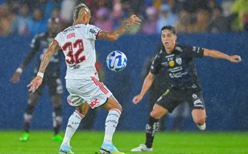Vidal cumplió un buen papel batallando en el mediocampo (Conmebol)