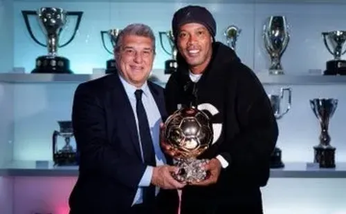 Ronaldinho está en Barcelona y prepara su arribo a la Kings League. Foto: Comunicaciones Barcelona.