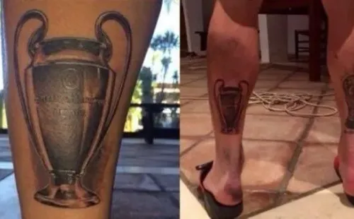 Ramos se tatuó la Copa del Mundo en su gemelo derecho.