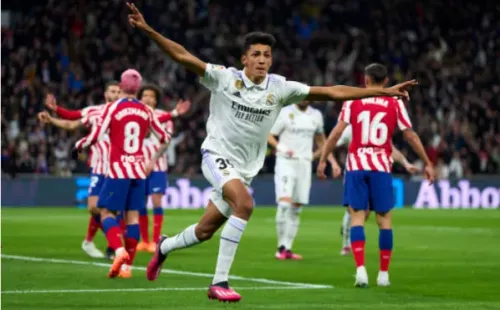 El festejo del joven atacante uruguayo Álvaro Rodríguez. (Getty Images).