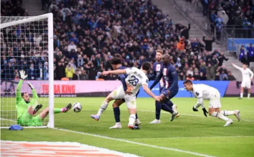 La gran tapada de Donnarumma a Alexis Sánchez. (Getty Images).