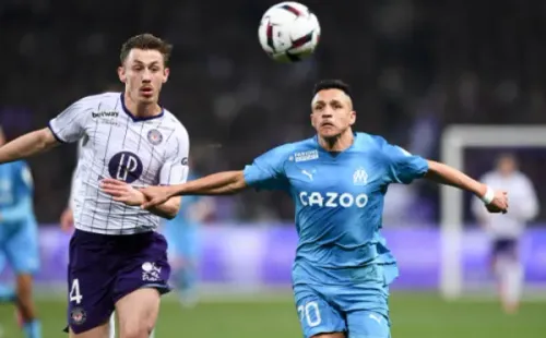 Alexis Sánchez en acción ante el Toulouse. (Getty Images).