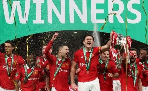 Manchester Unite celebra el título en la Copa de la Liga. (Getty Images).