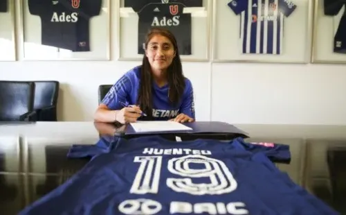 Huenteo es la 12º jugadora que renueva con la U este año. | Javiera Mera / Prensa U de Chile