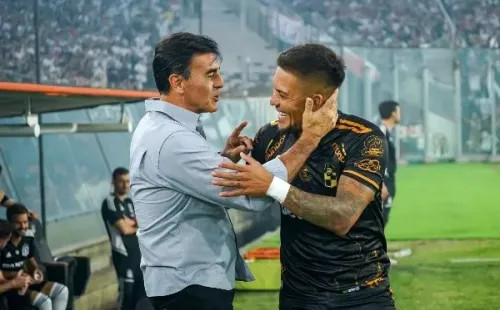 Javier Parraguez y el cariñoso reencuentro con Gustavo Quinteros. (Guille Salazar/RedGol).