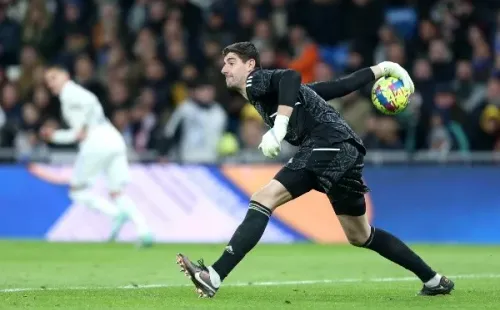 Claudio Bravo votó por la tremenda campaña de Thibaut Courtois en el Real Madrid. | Foto: Getty Images.