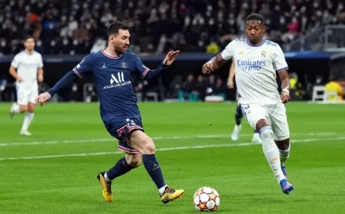 David Alaba vs. Lionel Messi en un duelo del Real Madrid ante el PSG. (Getty Images).