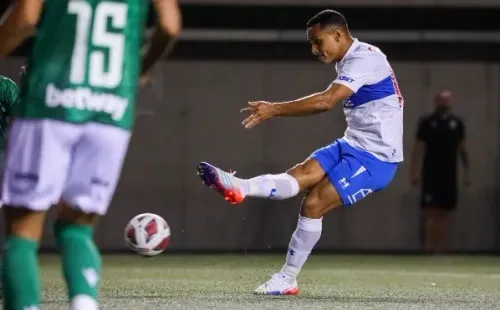 Brayan Rovira en acción frente al Audax Italiano. (Agencia Uno).