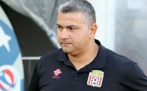 Damián Muñoz, el DT de Curicó Unido. (Agencia Uno).