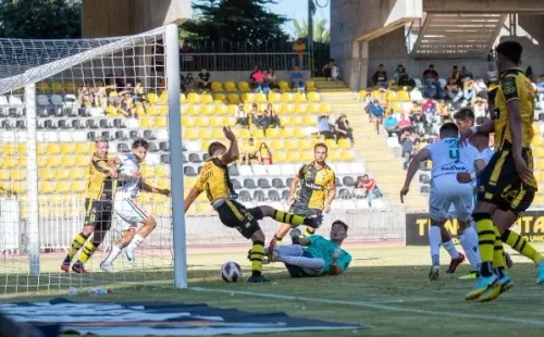Coquimbo venció a Audax a pocos minutos del final en el Sánchez Rumoroso. | Foto: Agencia Uno
